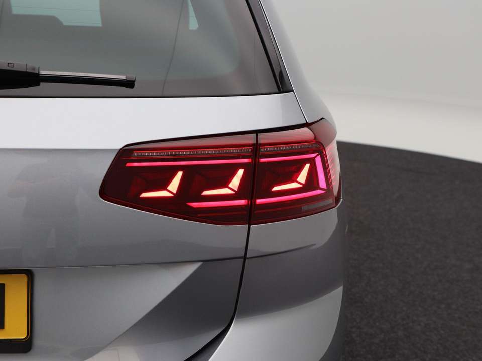 Volkswagen Passat Variant - Imagem 14