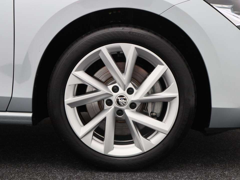 Skoda Superb - Imagem 12