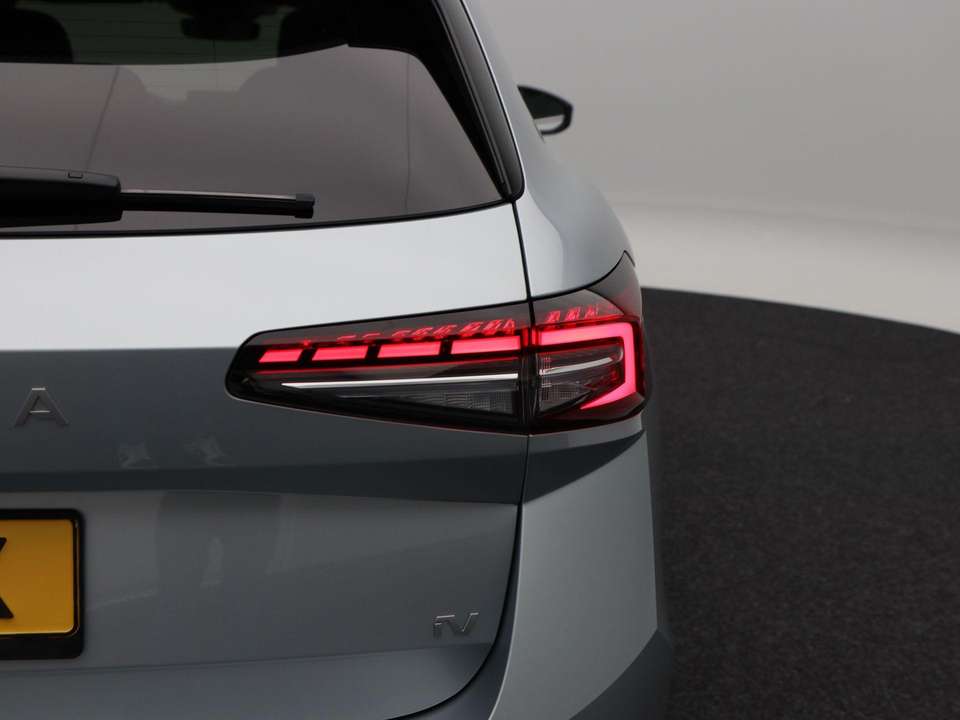 Skoda Superb - Imagem 13