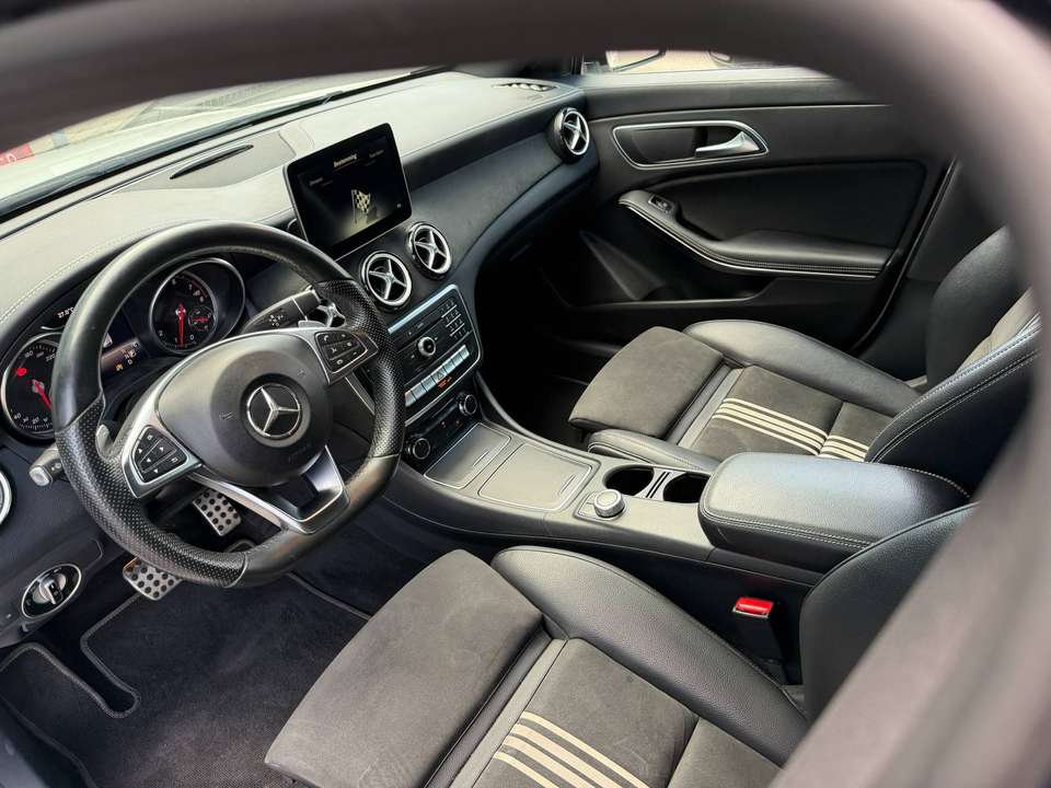 Mercedes-Benz CLA 180 - Imagem 11