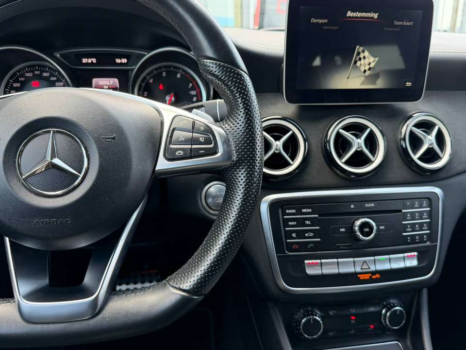 Mercedes-Benz CLA 180 - Imagem 18