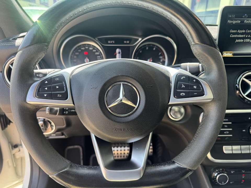 Mercedes-Benz CLA 180 - Imagem 11
