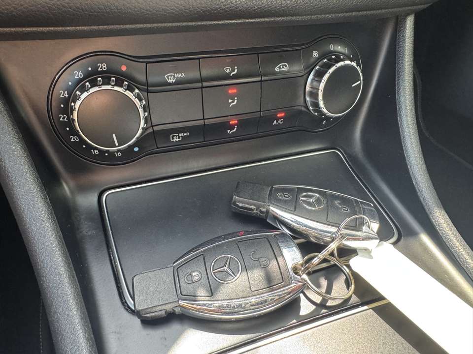 Mercedes-Benz CLA 180 - Imagem 12