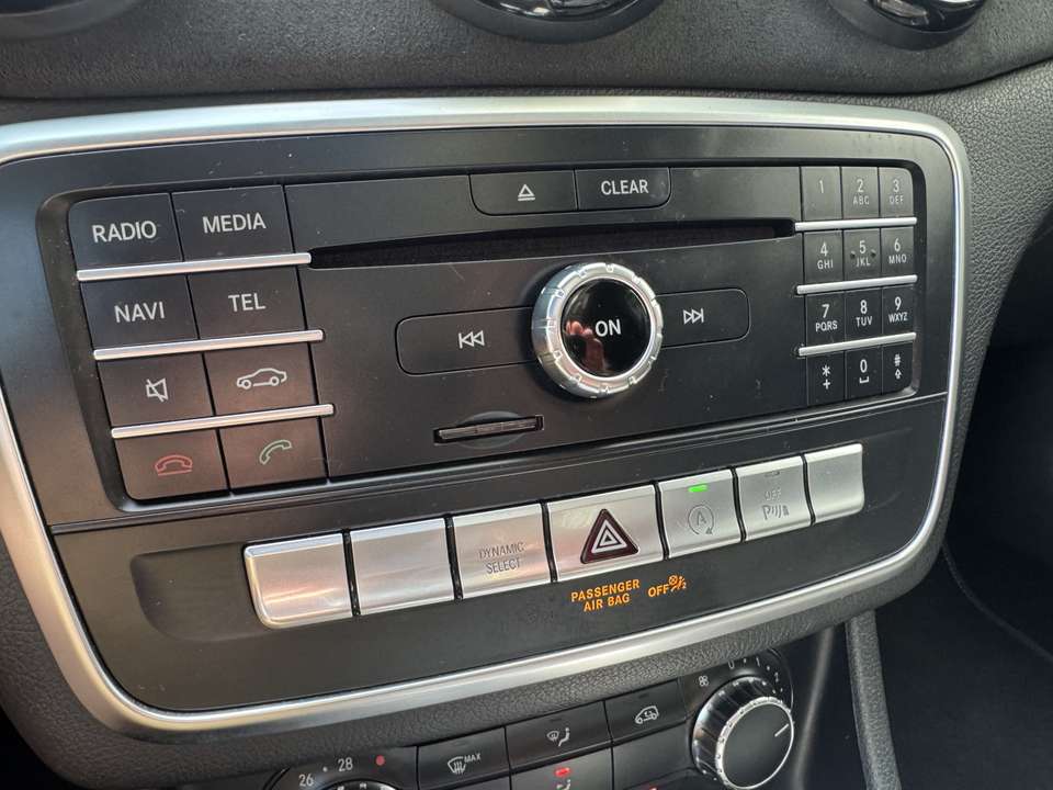Mercedes-Benz CLA 180 - Imagem 13