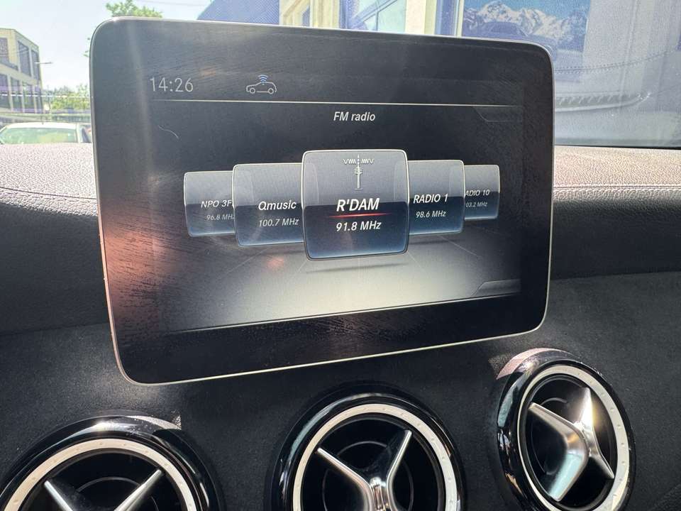 Mercedes-Benz CLA 180 - Imagem 14