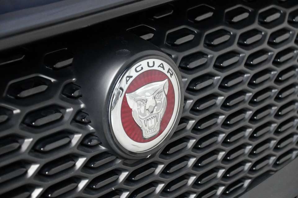Jaguar I-Pace - Imagem 12