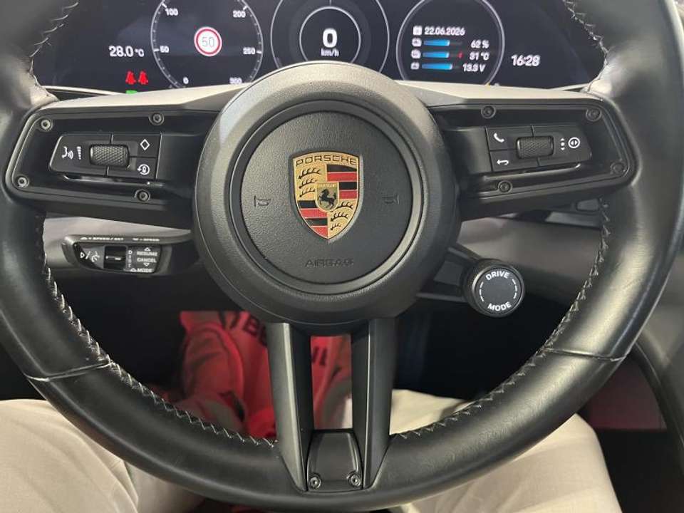 Porsche Taycan - Imagem 10