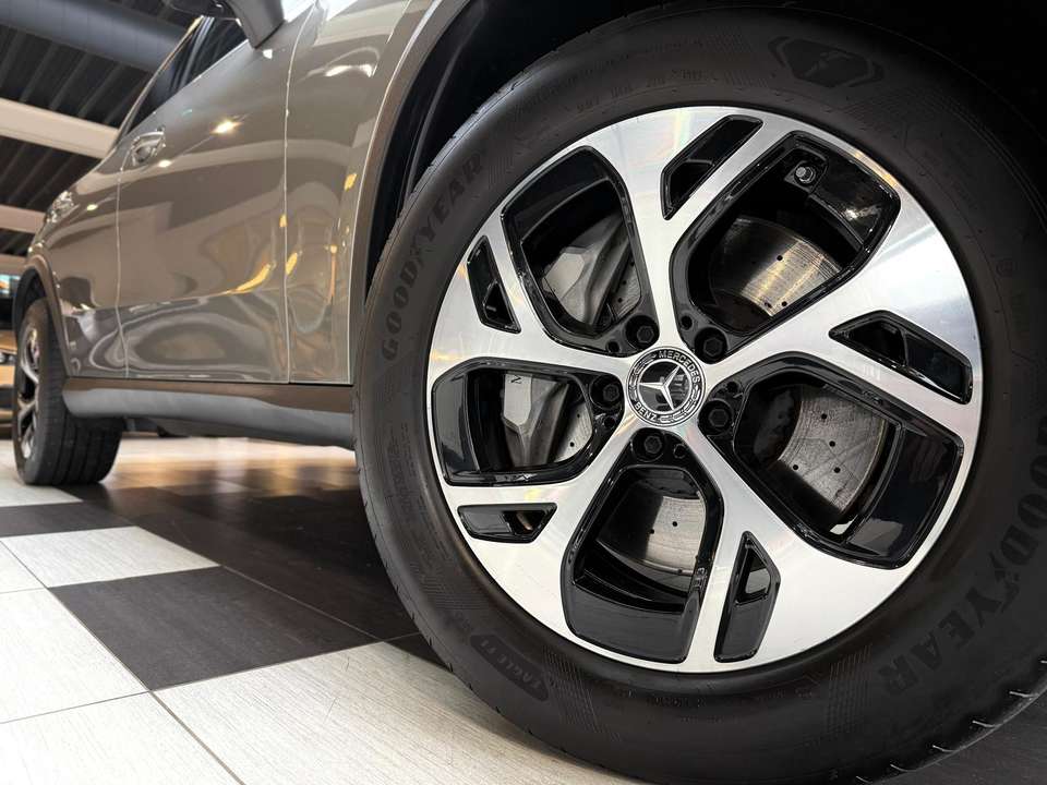 Mercedes-Benz GLC 300 - Imagem 5