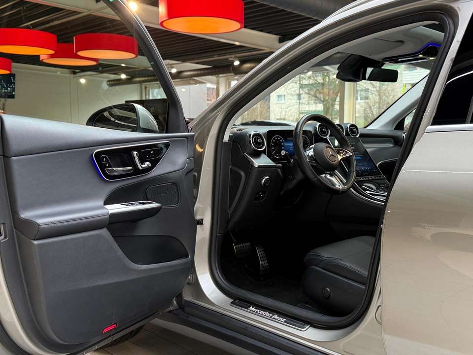 Mercedes-Benz GLC 300 - Imagem 9