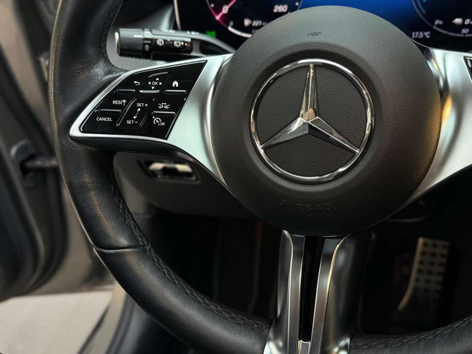 Mercedes-Benz GLC 300 - Imagem 13