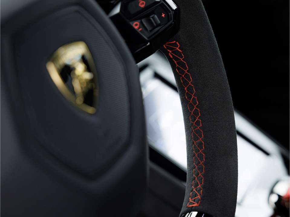 Lamborghini Huracán - Imagem 12