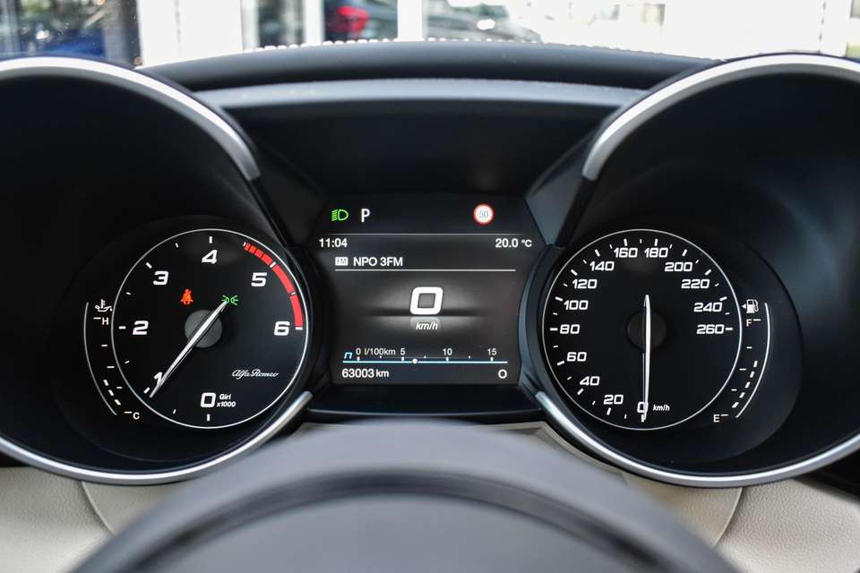 Alfa Romeo Giulia - Imagem 14