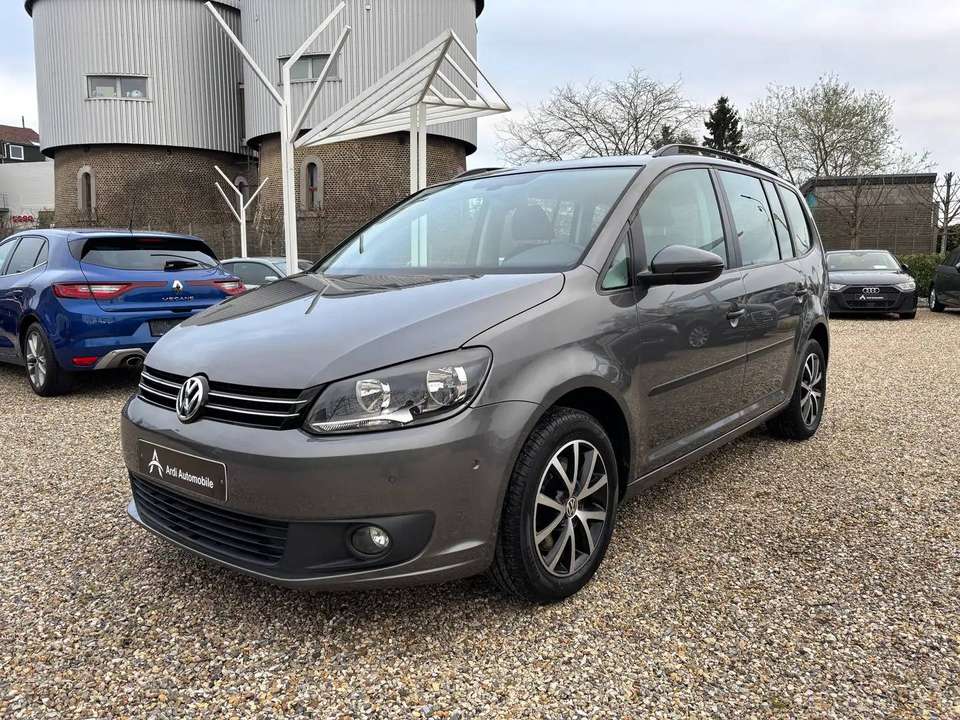 Volkswagen Touran - Imagem 1