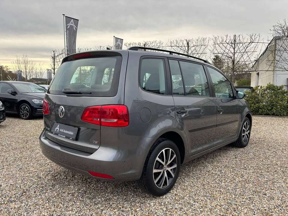 Volkswagen Touran - Imagem 4