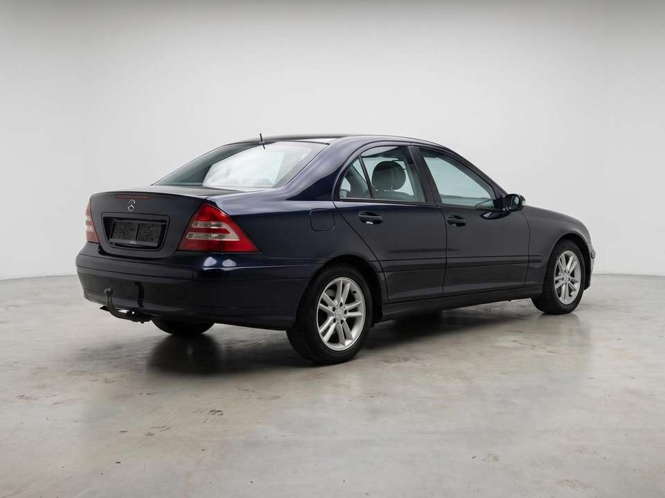 Mercedes-Benz C 230 - Imagem 3