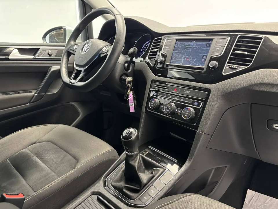 Volkswagen Golf Sportsvan - Imagem 13