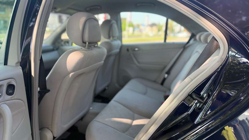 Mercedes-Benz C 230 - Imagem 8