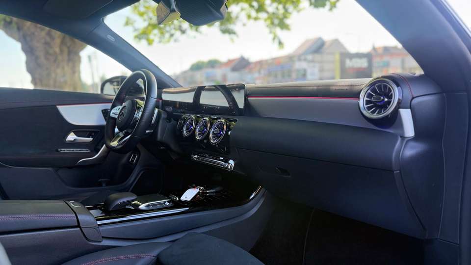 Mercedes-Benz CLA 250 - Imagem 13