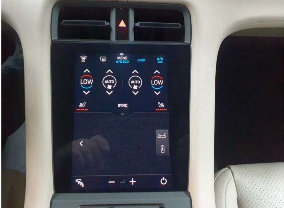 Porsche Taycan - Imagem 6