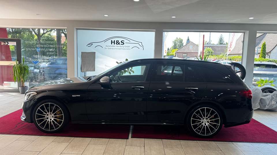 Mercedes-Benz C 43 AMG - Imagem 3