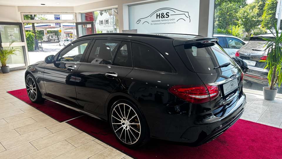 Mercedes-Benz C 43 AMG - Imagem 4