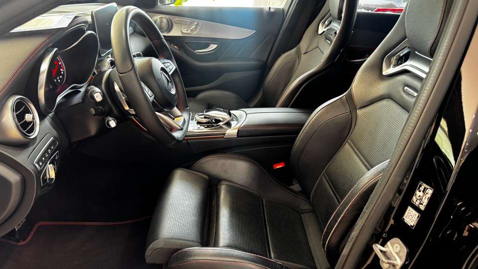 Mercedes-Benz C 43 AMG - Imagem 13
