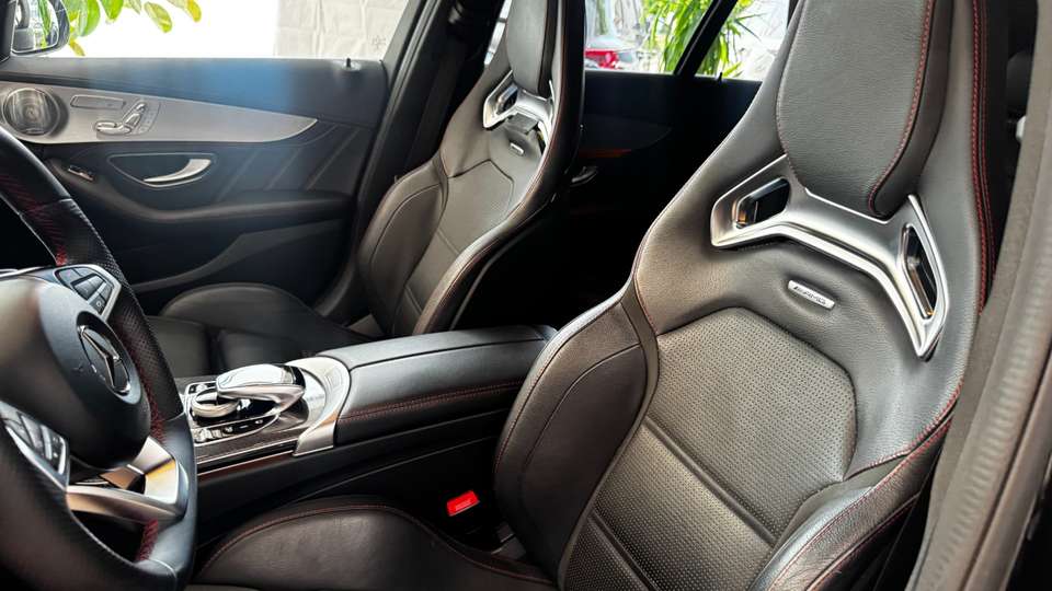 Mercedes-Benz C 43 AMG - Imagem 14
