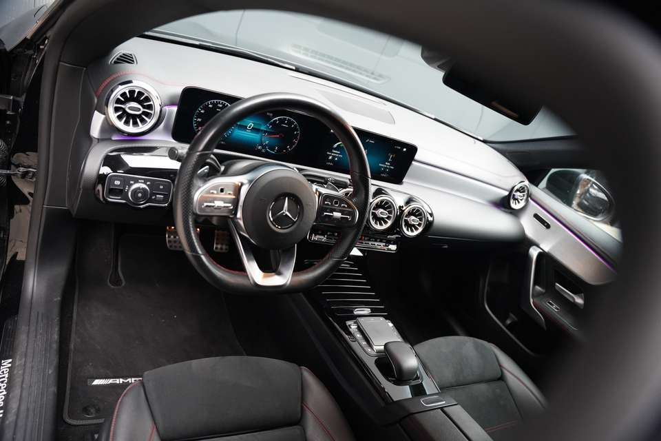 Mercedes-Benz CLA 180 - Imagem 4