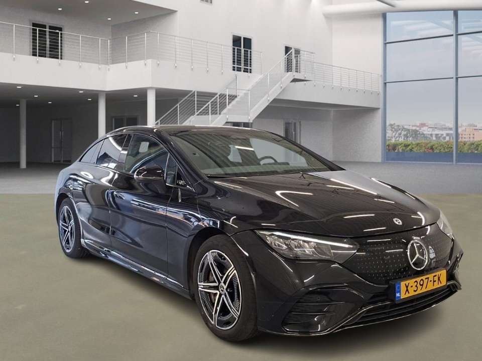 Mercedes-Benz EQE 300 - Imagem 3