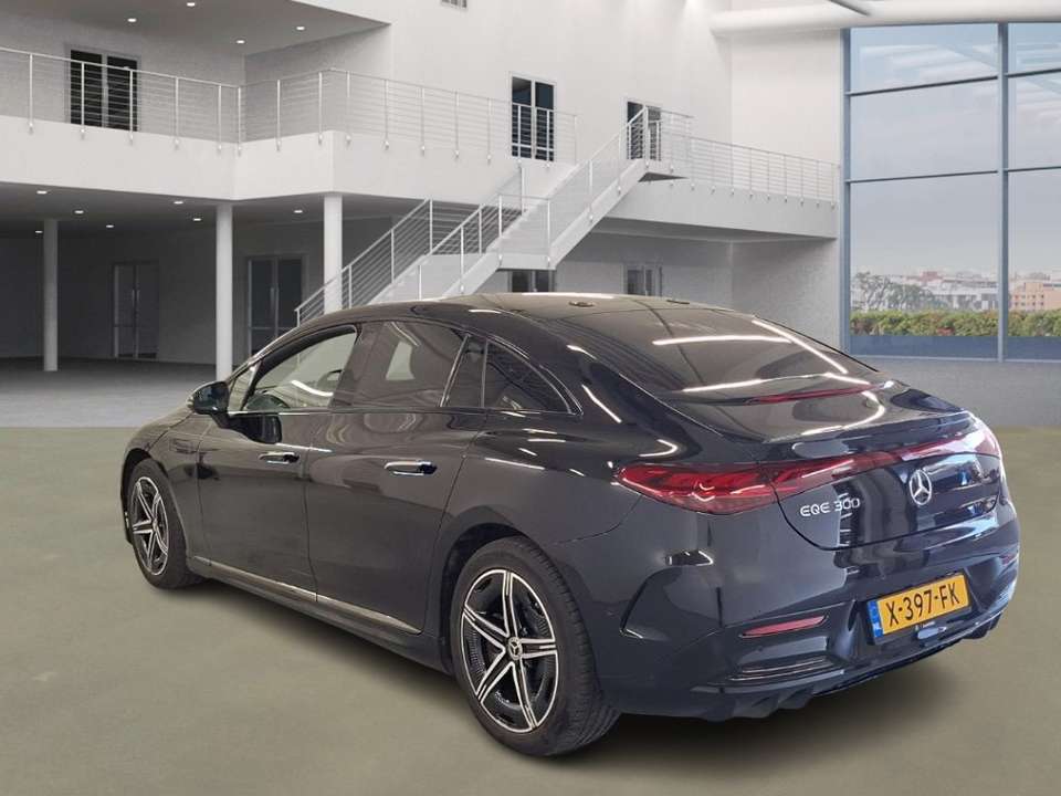 Mercedes-Benz EQE 300 - Imagem 5