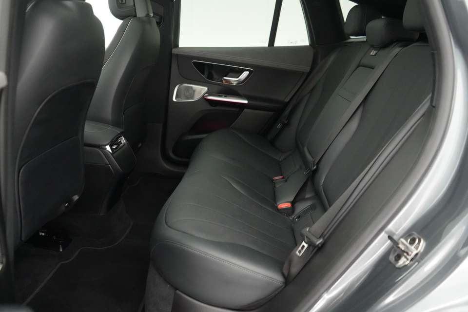 Mercedes-Benz EQE SUV - Imagem 14