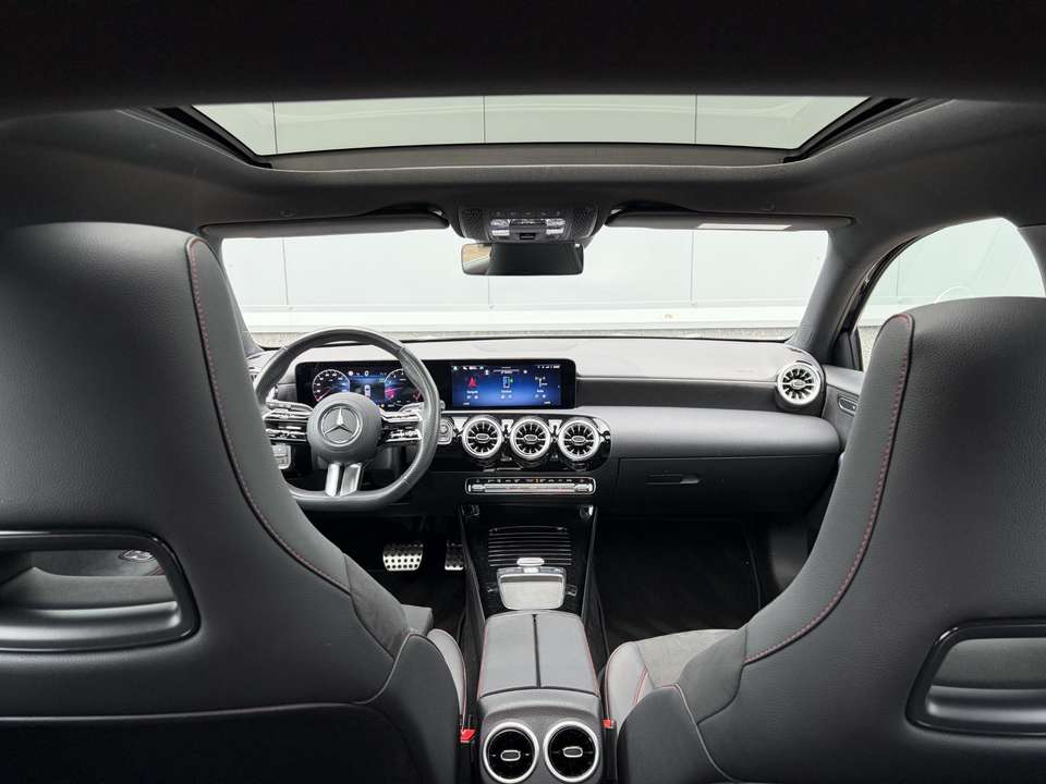 Mercedes-Benz A 180 - Imagem 13