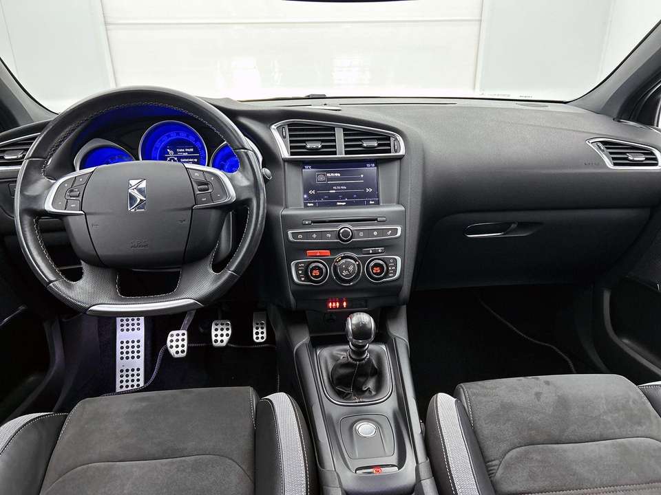 DS Automobiles DS 4 - Imagem 12