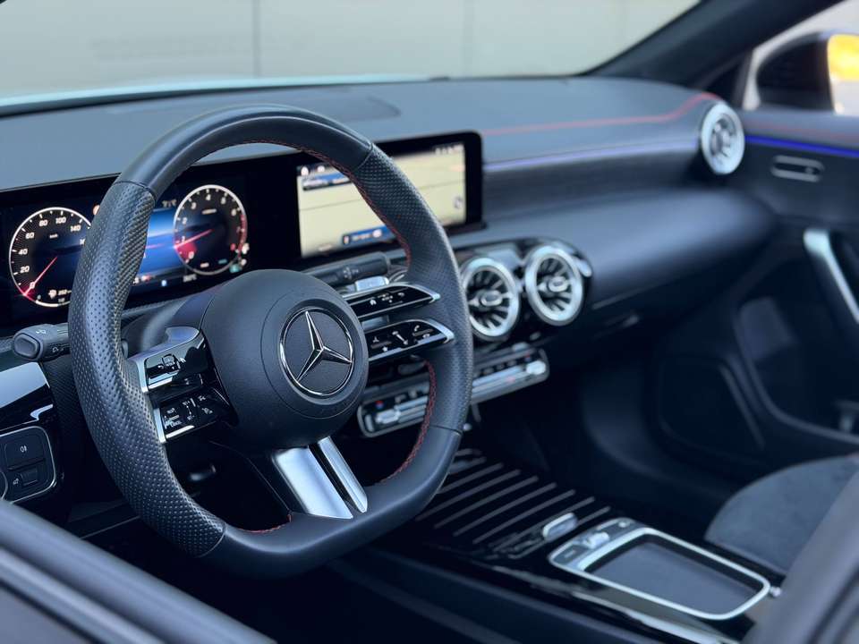 Mercedes-Benz CLA 180 - Imagem 13