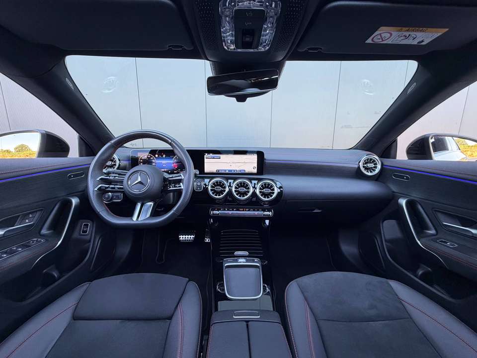 Mercedes-Benz CLA 180 - Imagem 14