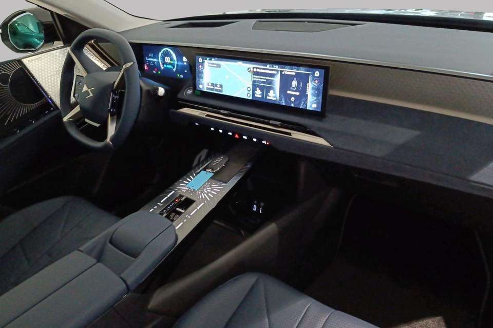 DS Automobiles N°8 - Imagem 2