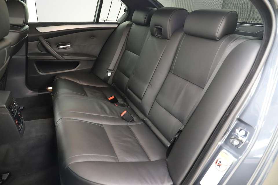 BMW 550 - Imagem 10