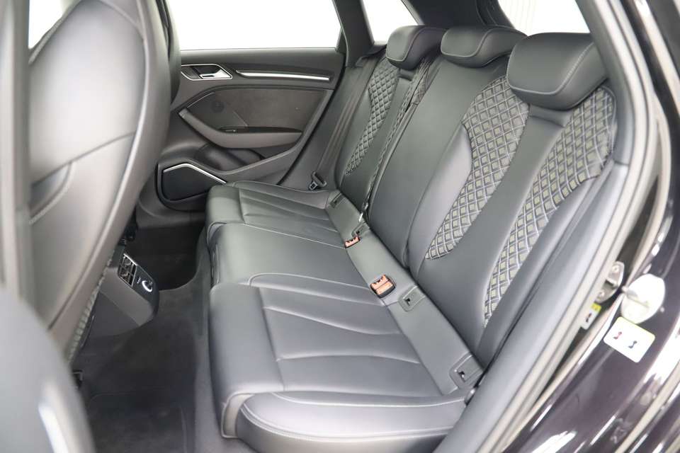 Audi RS3 - Imagem 11