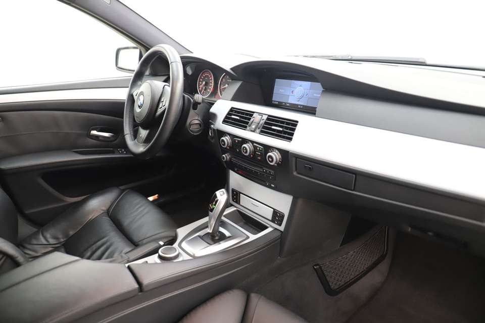 BMW 550 - Imagem 12