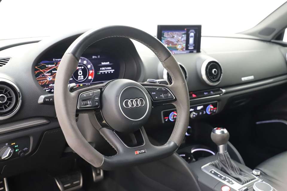Audi RS3 - Imagem 13