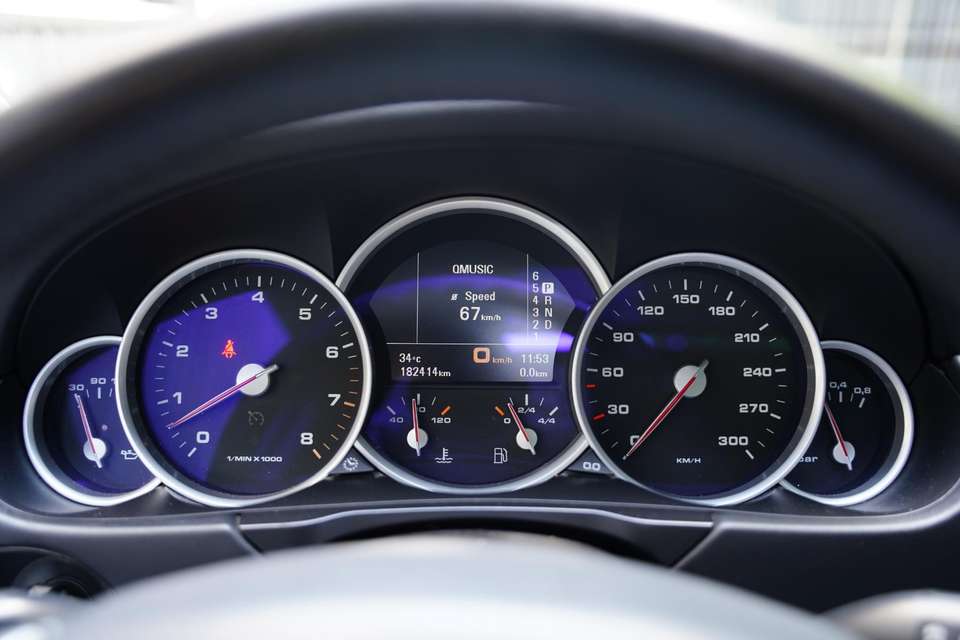 Porsche Cayenne - Imagem 9