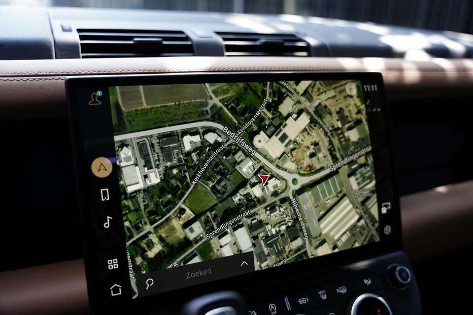 Land Rover Defender - Imagem 10