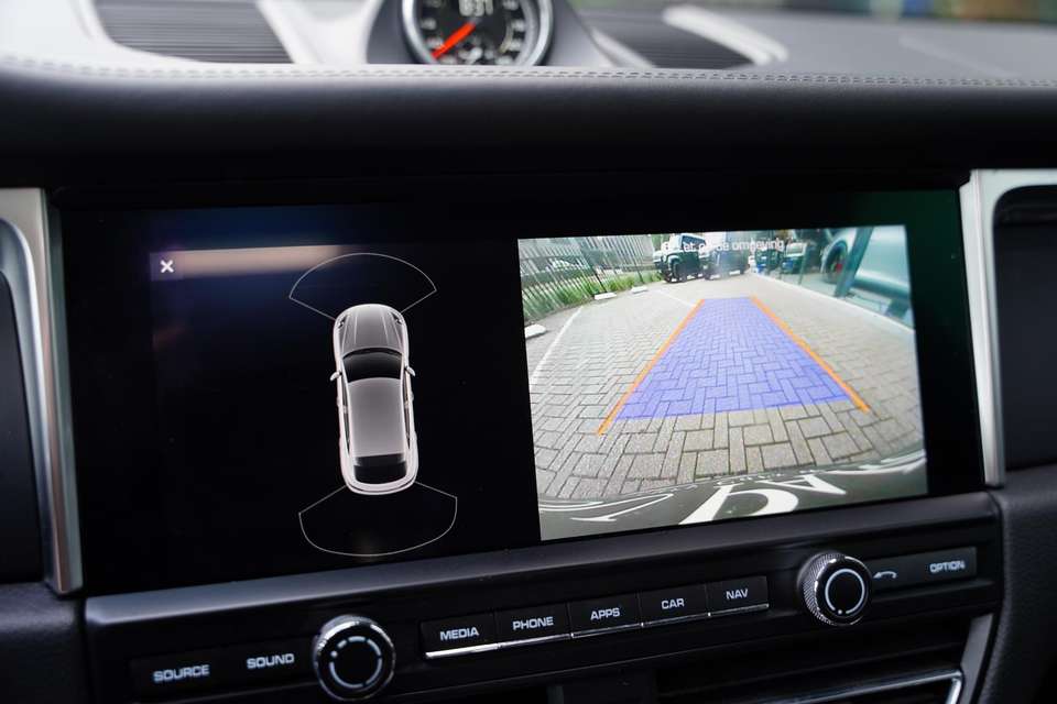 Porsche Macan - Imagem 12