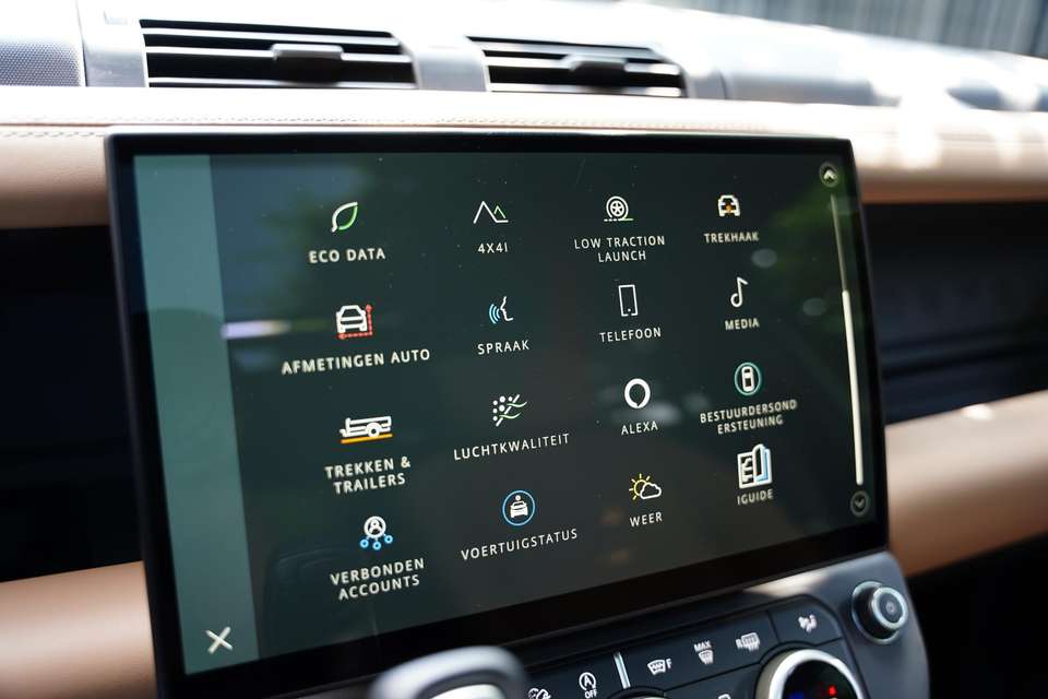 Land Rover Defender - Imagem 13