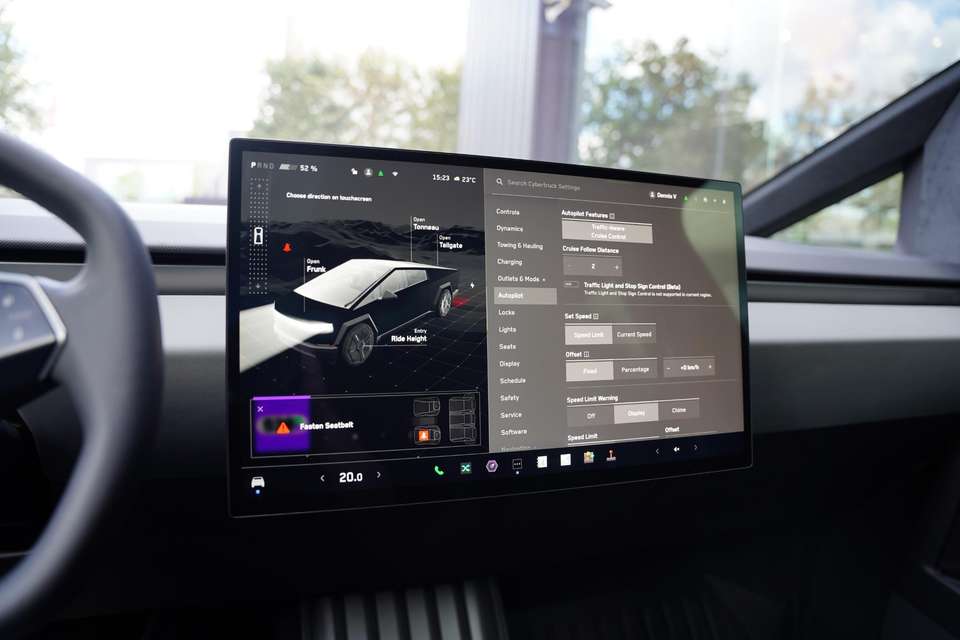 Tesla Cybertruck - Imagem 16
