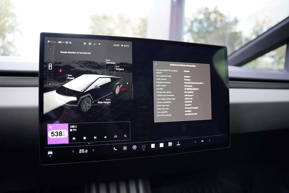 Tesla Cybertruck - Imagem 18