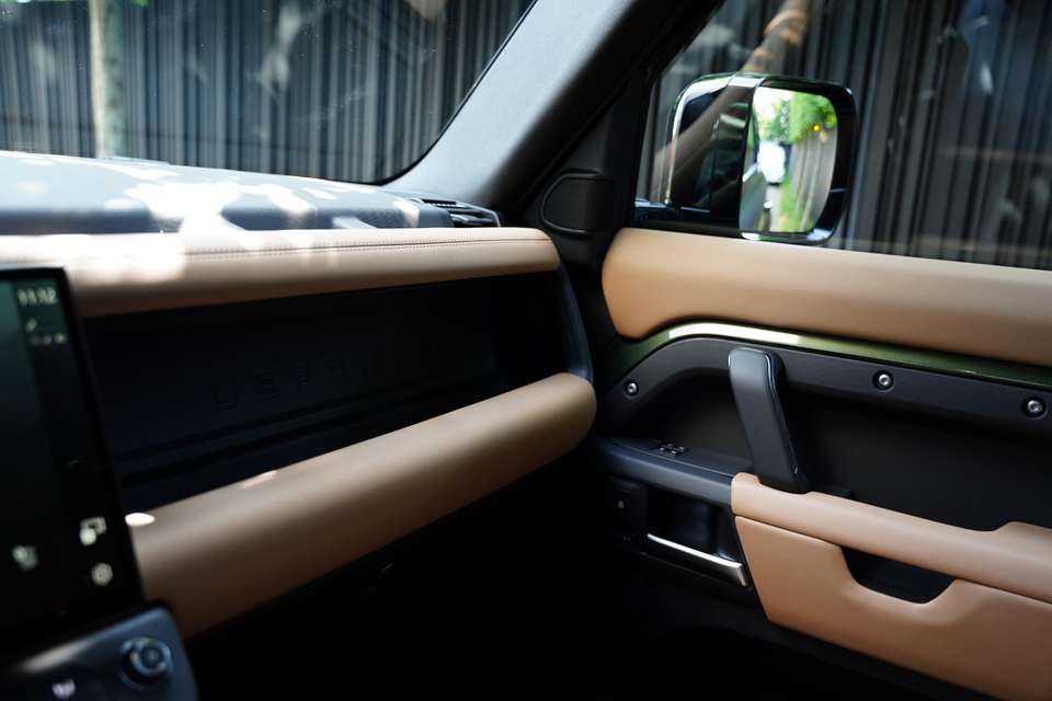 Land Rover Defender - Imagem 17
