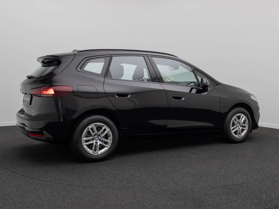 BMW 216 - Imagem 6