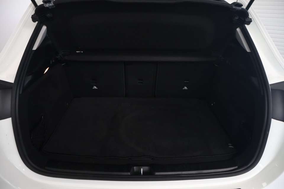 Mercedes-Benz GLA 200 - Imagem 13