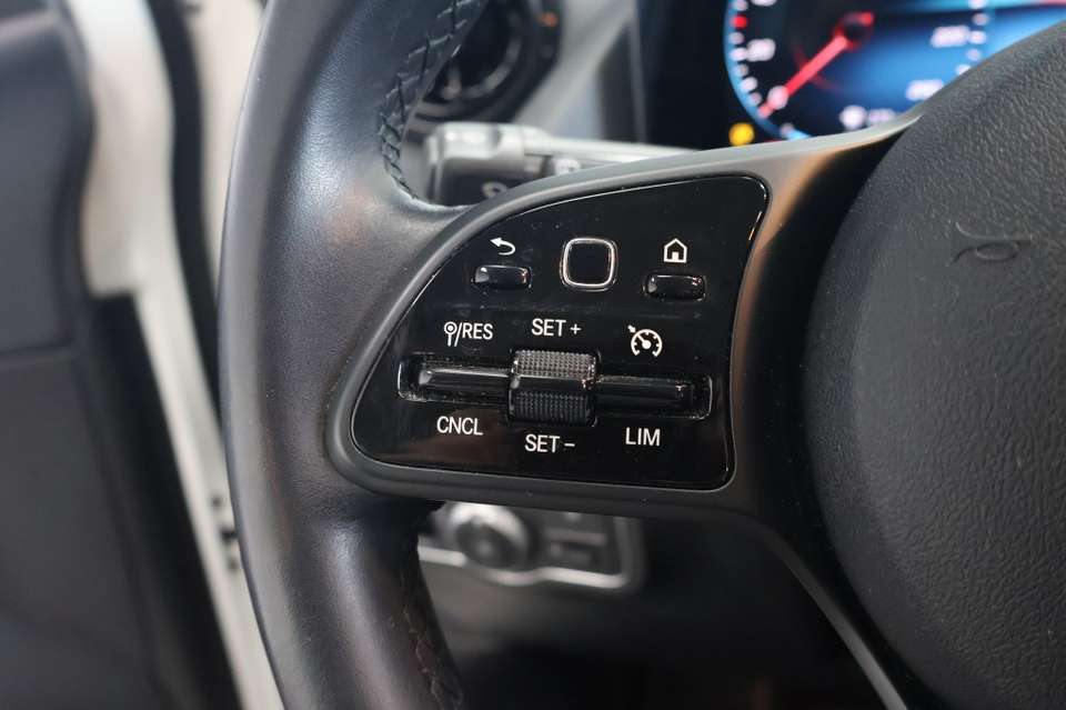 Mercedes-Benz GLA 200 - Imagem 18